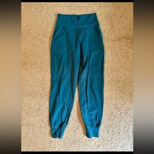 Lululemon align joggers size 4